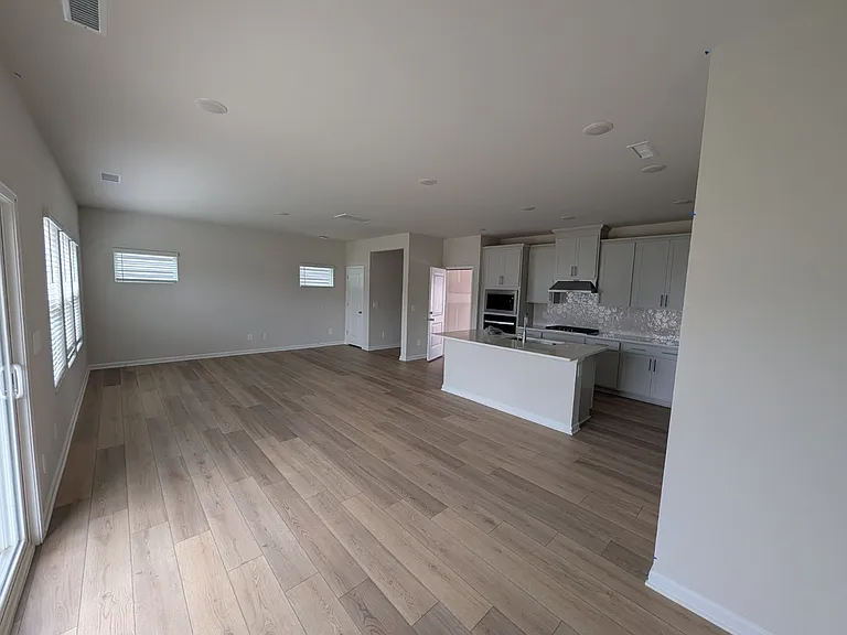 916 Grand Mesa Dr — Photo 3