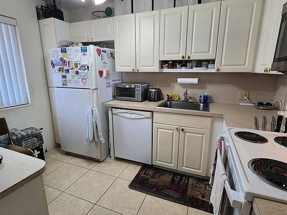 3rd image of 4236 D Este Court #302