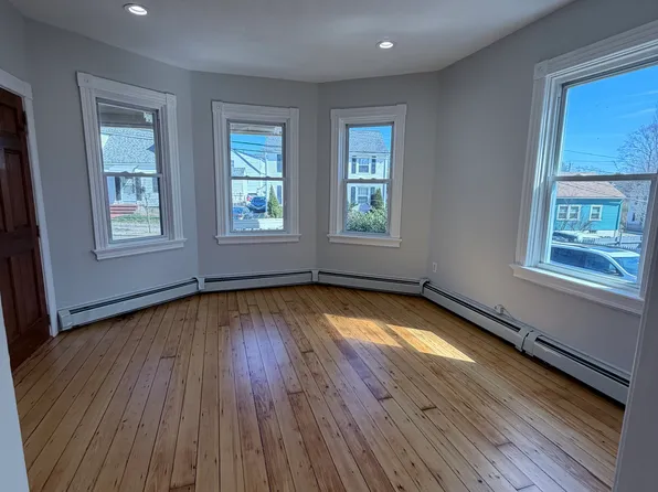 288-290 Sharon St #288, Providence, RI 02908