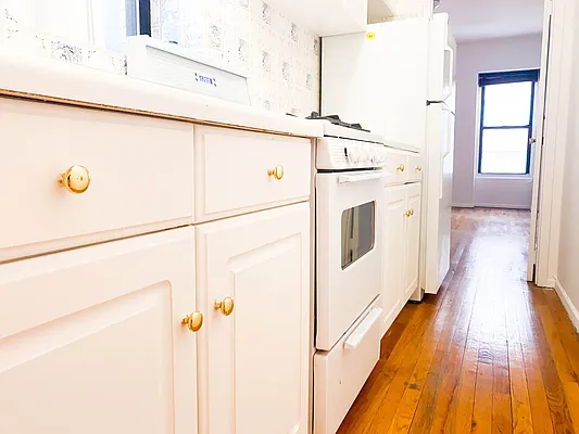 Rented by RealTegrity NY LLC | media 8