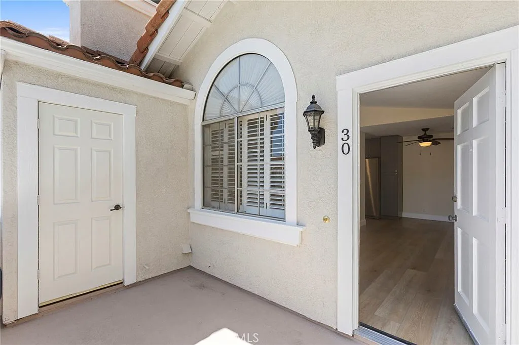 2 bed, 737 sqft, $2,800 — Photo 3