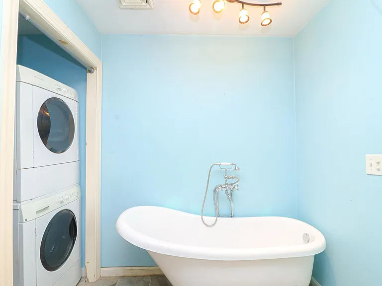 15 Newport St #3 — Photo 6