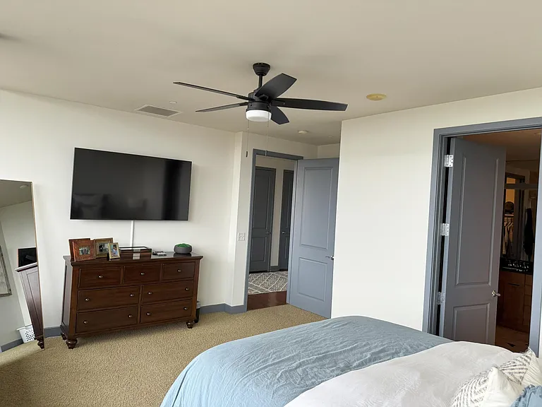 700 W 31st St #407 — Photo 15
