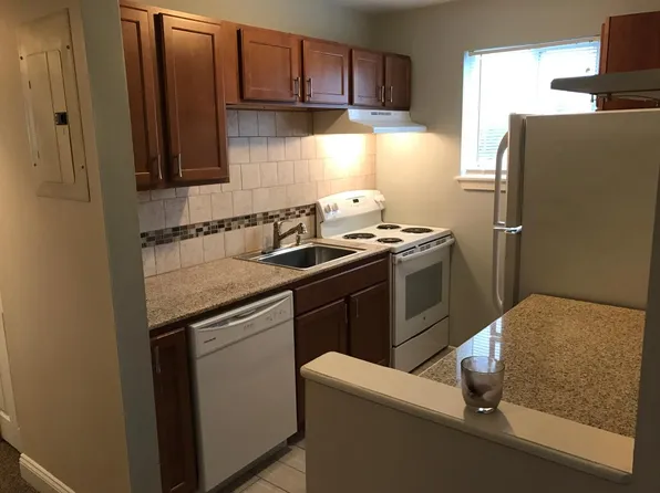247 Arlington St #203, Forest City, NC 28043
