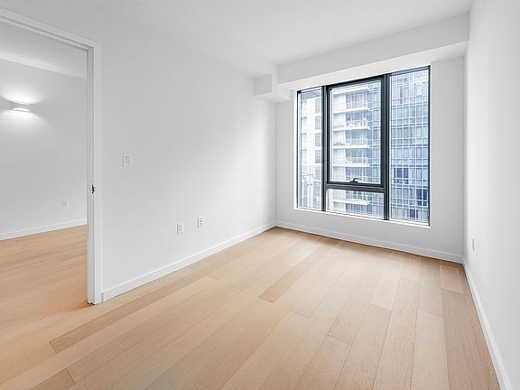 4th image of 33-71 Prince St #6A