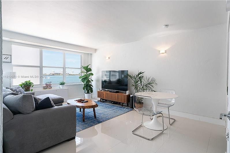 1st image of 1250 West Ave APT 4F