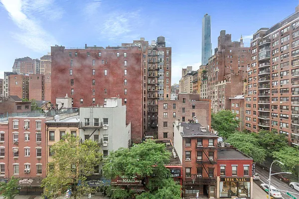 Rented by Douglas Elliman | media 22