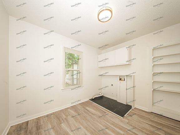 4th image of 804 Proctor Pl