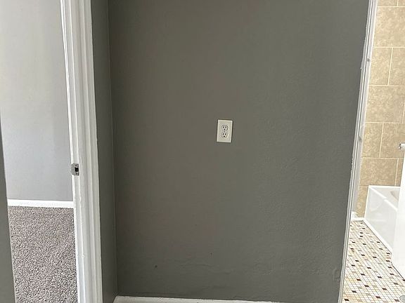 3rd image of 1034 Forest Ct APT 3