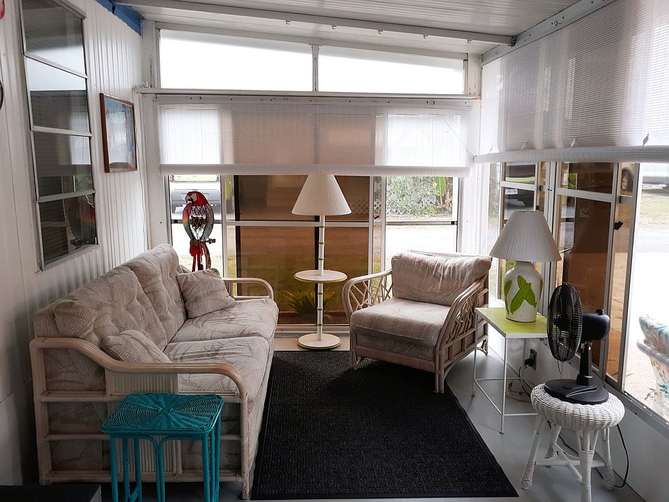 Enjoy the enclosed Lani livingspace