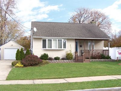 33 Kane Pl, North Babylon, NY, 11703