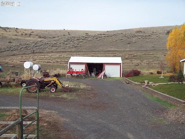 2nd image of 82392 Hartle Rd
