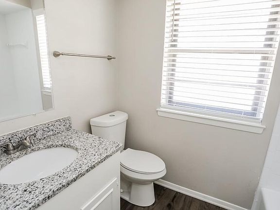 5th image of 4856 Bedford Dr
