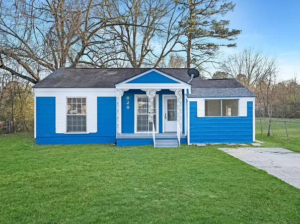 828 Burma Rd, Wake Village, TX 75501