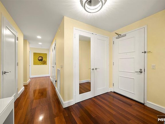 3rd image of 8100 River Rd APT 1011