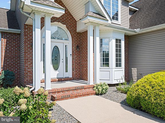 4th image of 114 Avalon Ln
