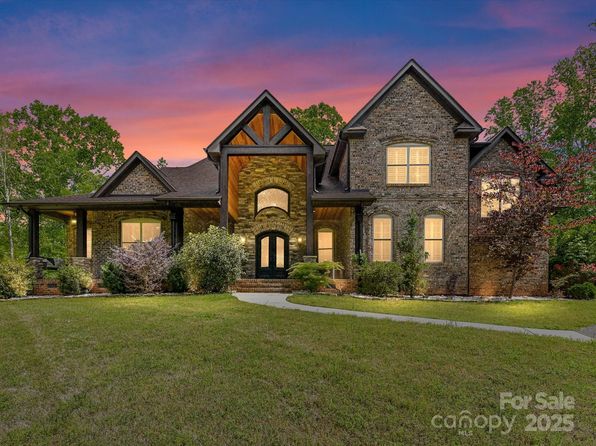 633 Elmhurst Dr, Fort Mill, SC 29715
