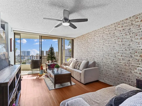 965 Prospect St APT 404, Honolulu, HI 96822