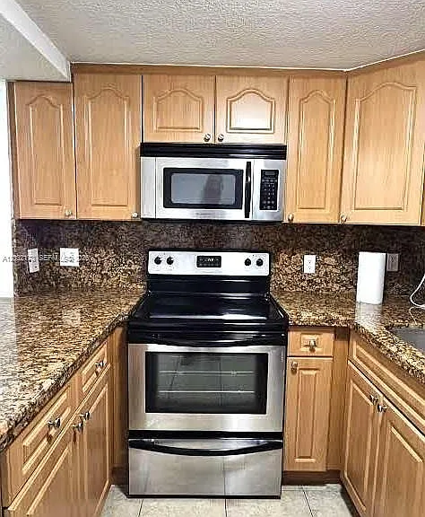 8290 Lake Dr #332 — Photo 6