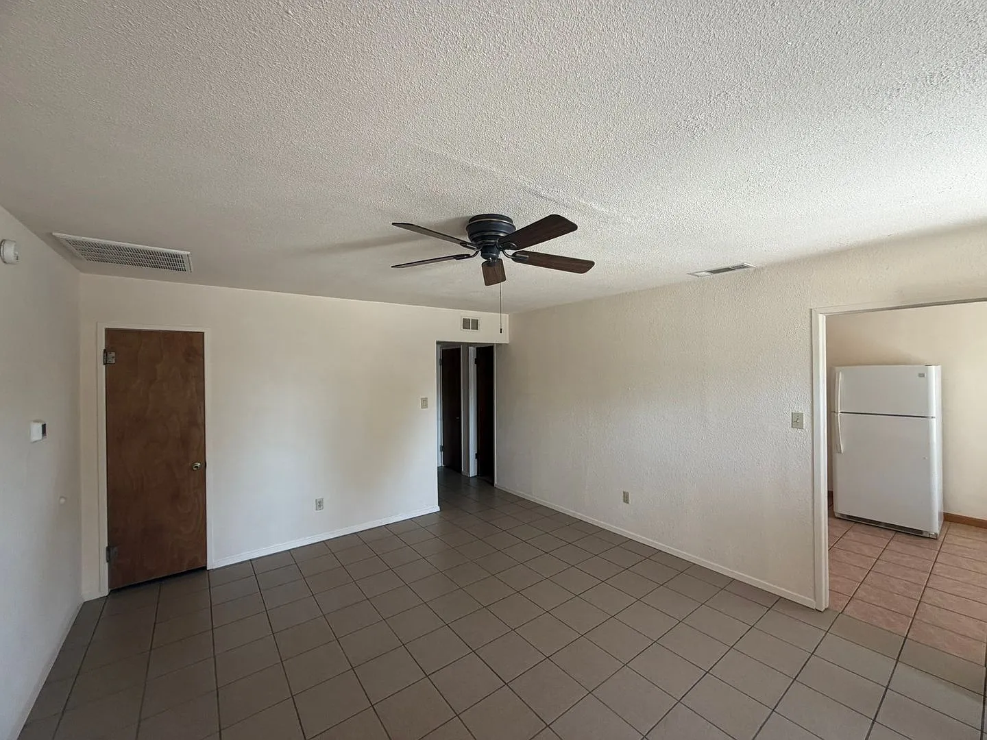 2 bed 1 bath Duplex — Photo 2