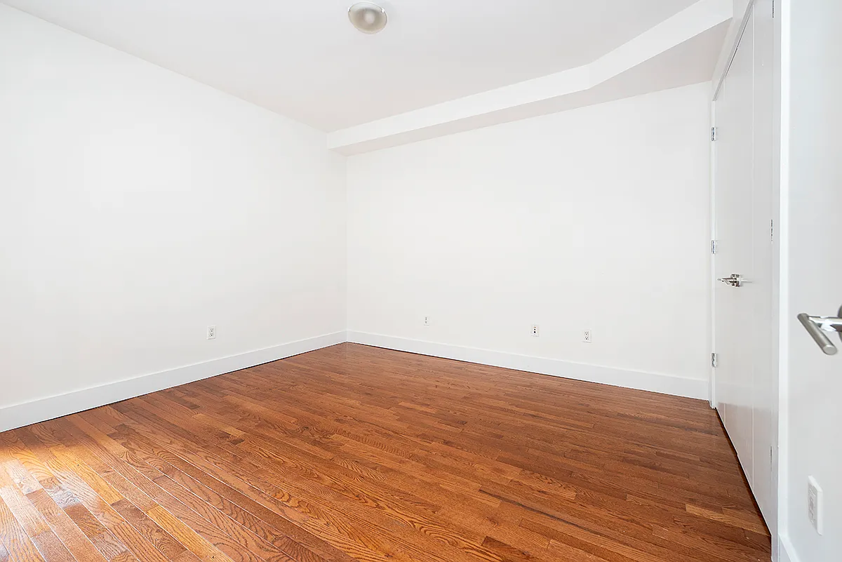 80 Meserole Street — Photo 3