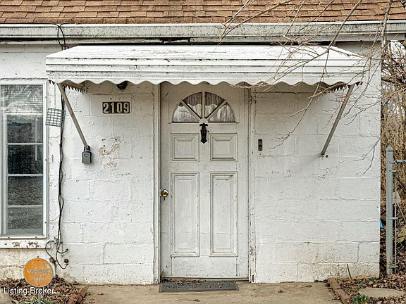 2nd image of 2109 Bashford Manor Ln