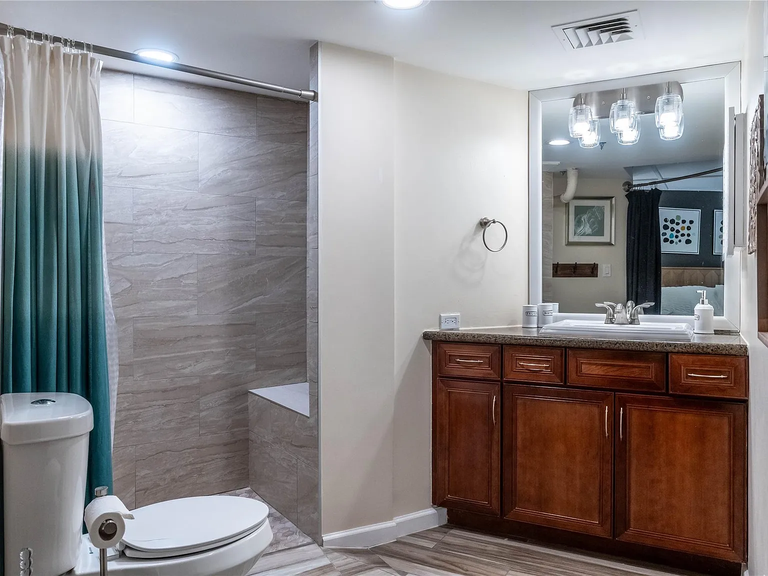 2 bed, 2.0 bath, 1221 sqft, $2,550 — Photo 3