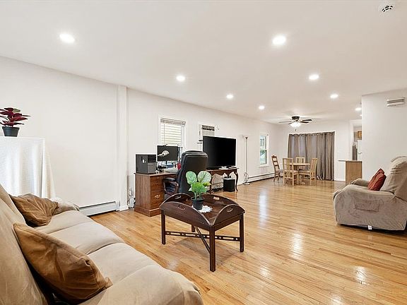 2nd image of 114-20 208th St