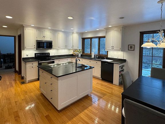 4th image of 611 Severn Dr