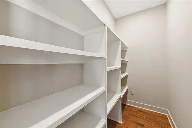2139 Columbus St — Photo 15