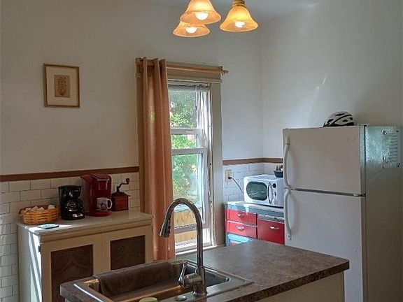 5th image of 54 Thornhill Ave