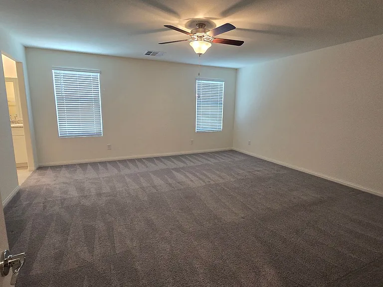 7647 Duran Harbor Ln — Photo 18