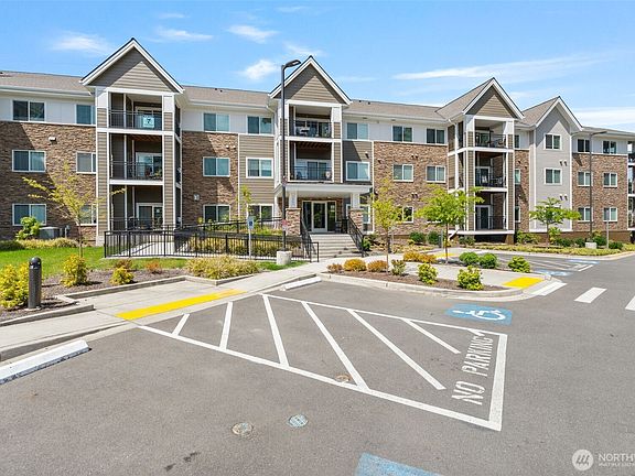 3rd image of 3803 17th Street SW #106