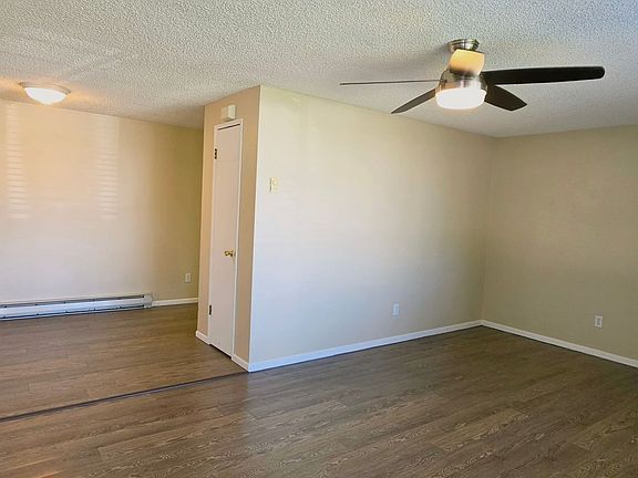 3rd image of 1402 E Randle Ave
