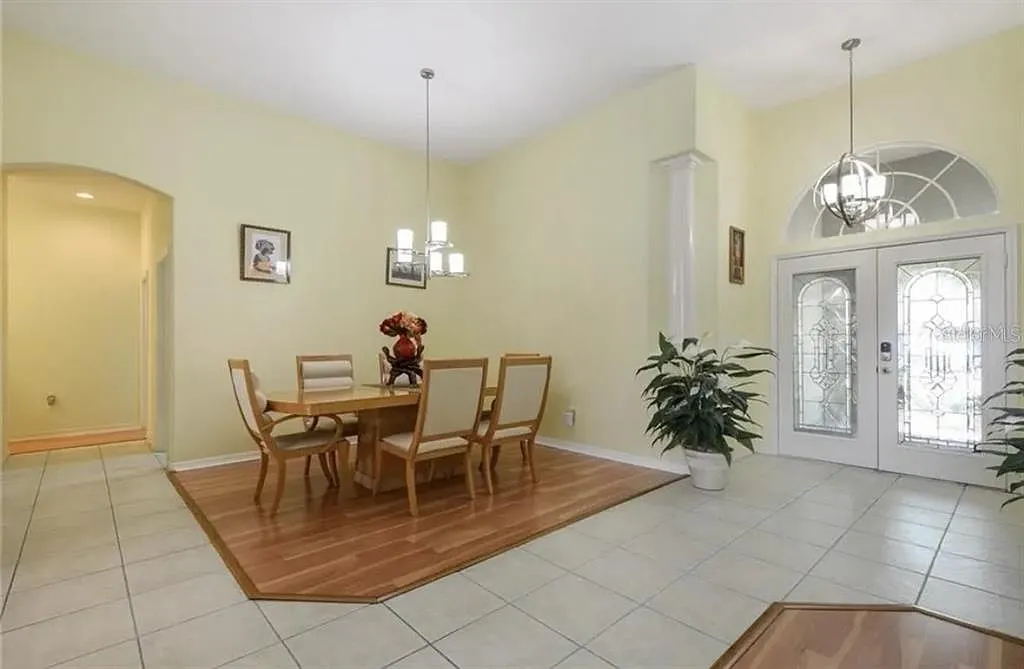 4 bed, 3.0 bath, 2843 sqft, $4,100 — Photo 3