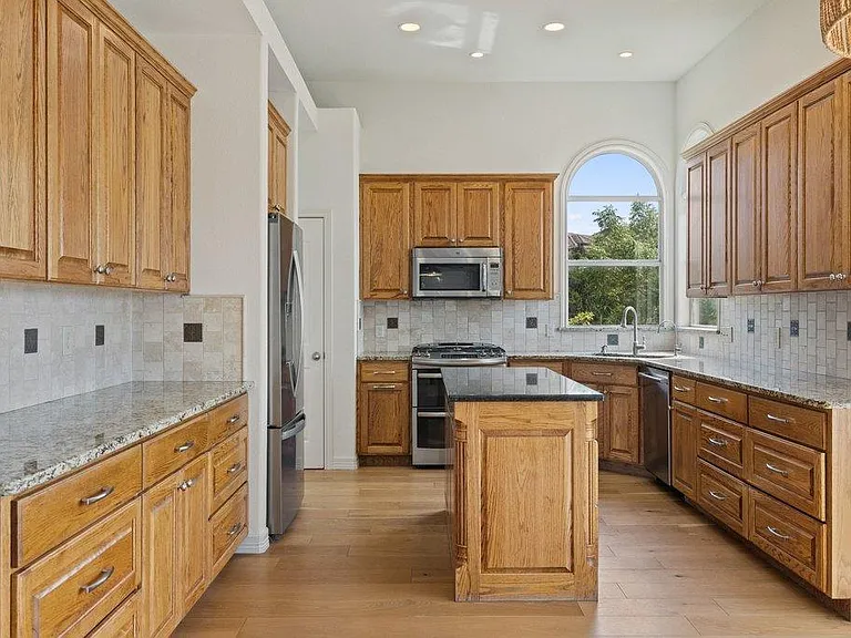 17133 Majestic Ridge Rd — Photo 13