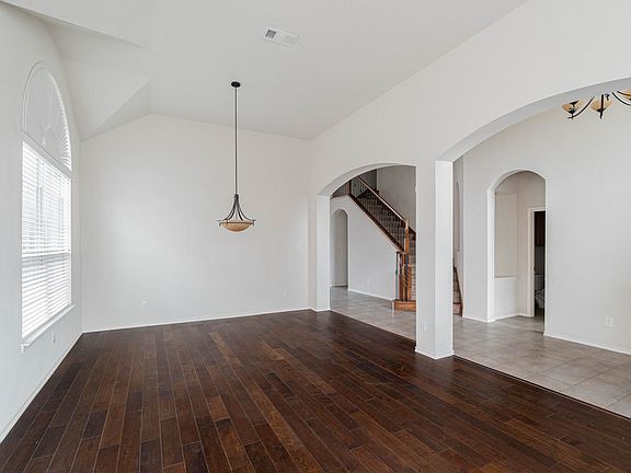 5th image of 9992 Bradford Grove Dr
