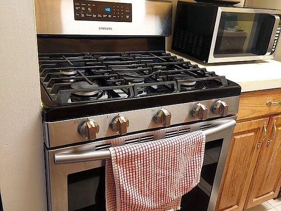Kitchen & new stainless steel 5 burner stove