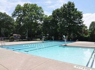 5 Arlington Pl, Fair Lawn, NJ 07410