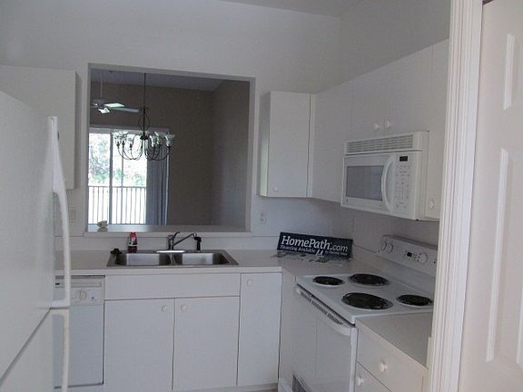 3rd image of 2345 Carrington Ct APT 203