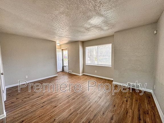 3rd image of 6628 Askew Ave