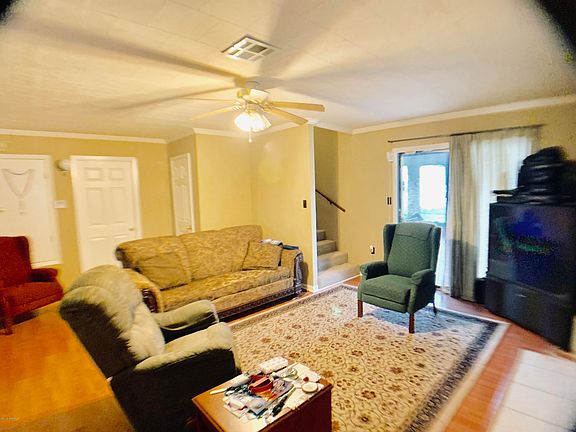 5th image of 107 Henry Dr