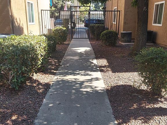 3rd image of 4332 Pacific Ave APT 60