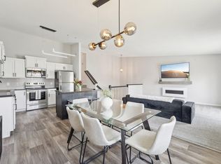 8609 Gateway Cir, Monticello, MN 55362