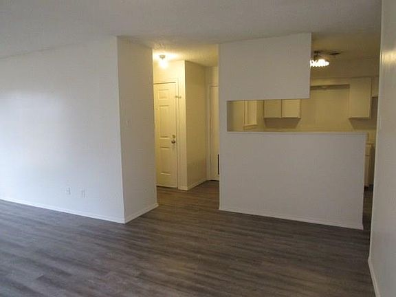 5th image of 3208 S 82nd St #B