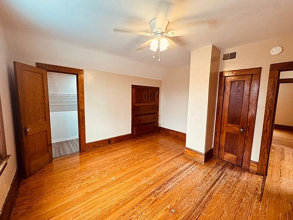 3rd image of 120 Honeysuckle Ln