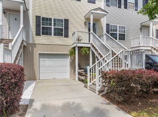311 Laurel Oak Ln, Savannah, GA 31404