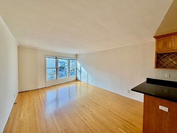 2nd image of 2654 Gough St