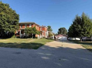 420 NW 4th St, Galva, IL 61434