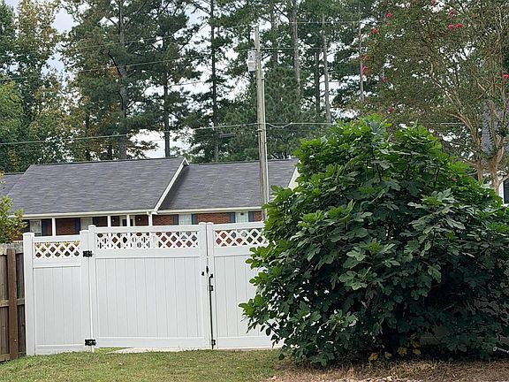 5th image of 509 Mockingbird Ln